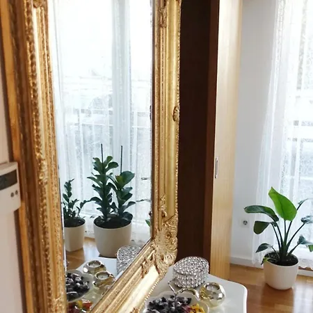 Jc10 3 Bedroom, Free Parking, 73sqm * Novi Sad