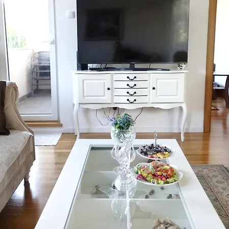 Jc10 3 Bedroom, Free Parking, 73sqm Daire