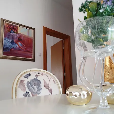 Jc10 3 Bedroom, Free Parking, 73sqm * Novi Sad