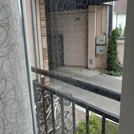 Jc10 3 Bedroom, Free Parking, 73sqm * Novi Sad