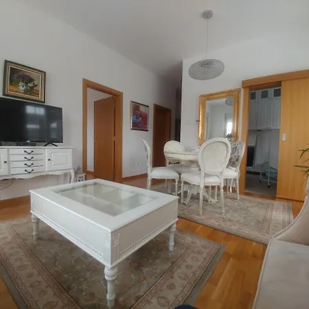 Jc10 3 Bedroom, Free Parking, 73sqm Daire